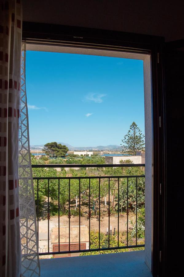 Bed and Breakfast Casolare Nelle Saline Torre Nubia Exterior foto