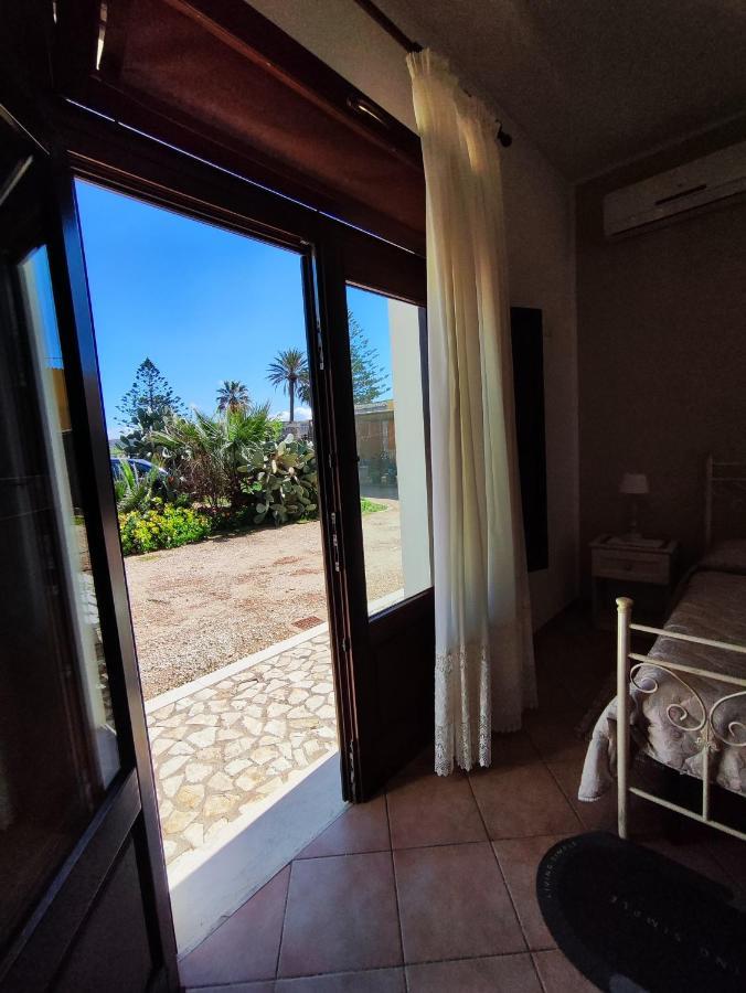 Bed and Breakfast Casolare Nelle Saline Torre Nubia Exterior foto