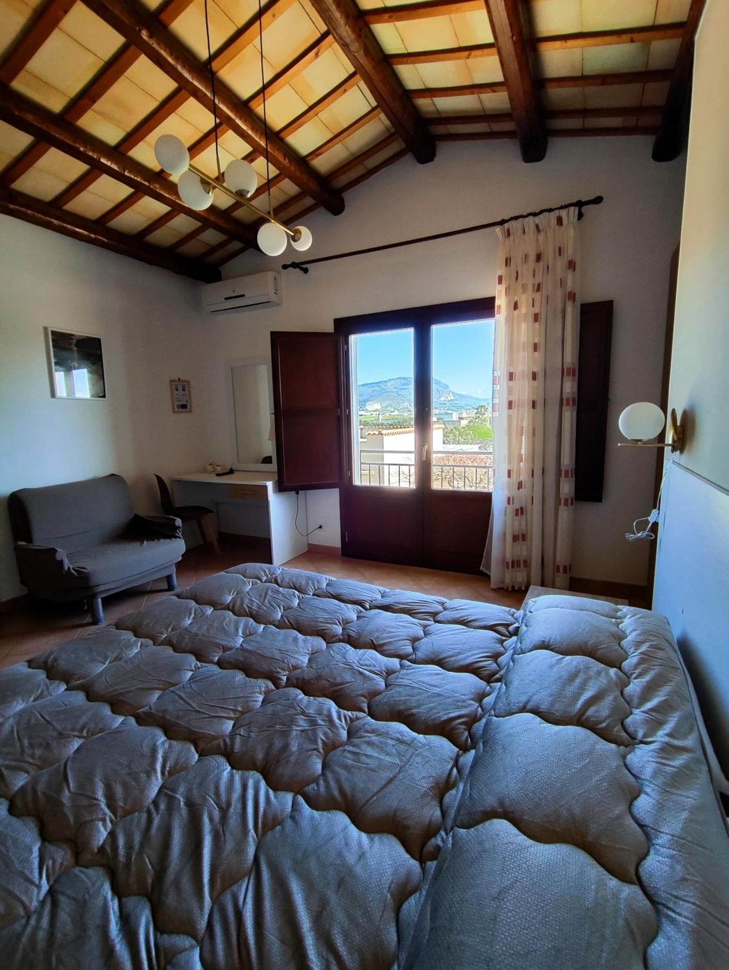 Bed and Breakfast Casolare Nelle Saline Torre Nubia Exterior foto